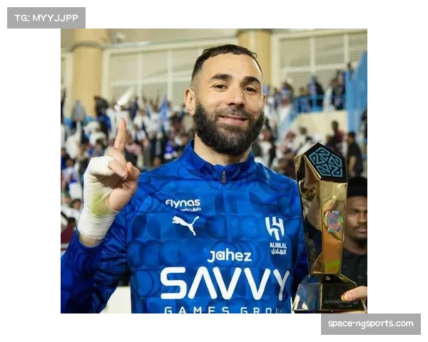 本泽马转会利雅得新月交易现分歧，专家称即将完成德记者称接近破裂